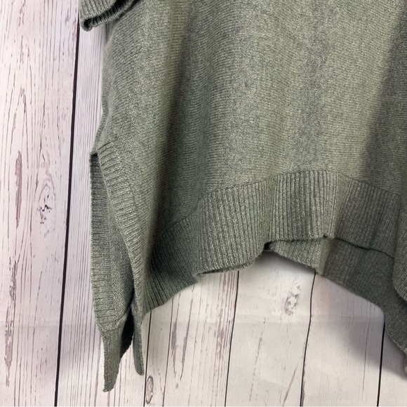 Theory | sage green poncho style sweater | cashmere - Picture 7 of 9